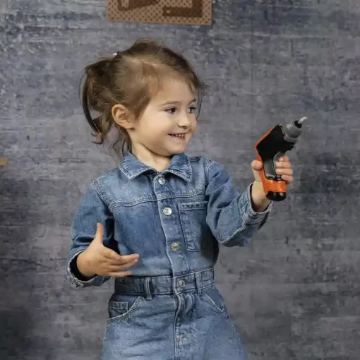 Smoby Black & Decker Bricolo Pro játék szerelőasztal 79db kiegészítővel