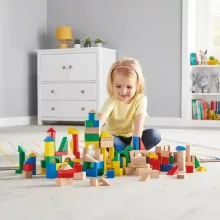 Squirrel Play 50 darabos színes fa építőjáték formaválogatóval