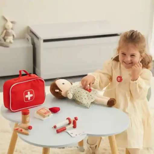 Squirrel Play 9 részes hordozható fa orvosi játékkészlet cipzáros táskában