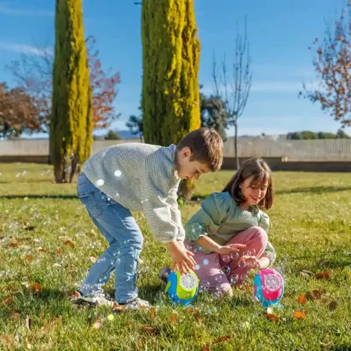 Wanna Bubbles 360°-ban forgó buborékfújó gép fénnyel és folyadékkal